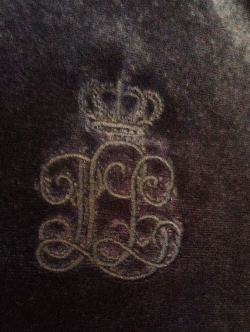 Lauren Ralph Crest Monogram Velvet Button-Front Loose Pajama Top in Navy - Small - Picture 5 of 8